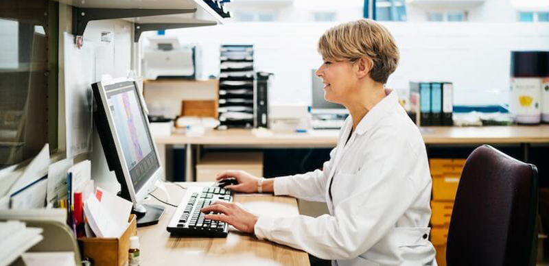 Pathologist workstation